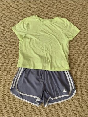 Sporty summer outfit